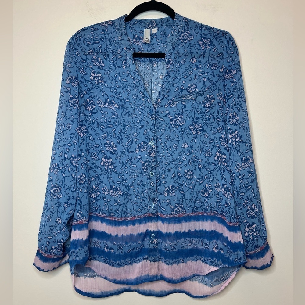KUT from the Kloth Jasmine Top Blue Sheer Roll Tab
Long Sleeve Button Up Size XS